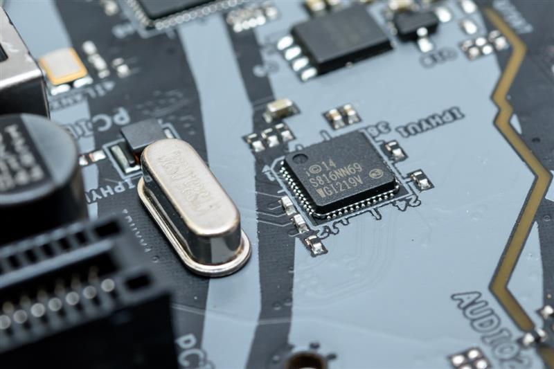 Cut the hyperthreading! Intel i7-9700K in-depth evaluation: drawing R7 is just too expensive.