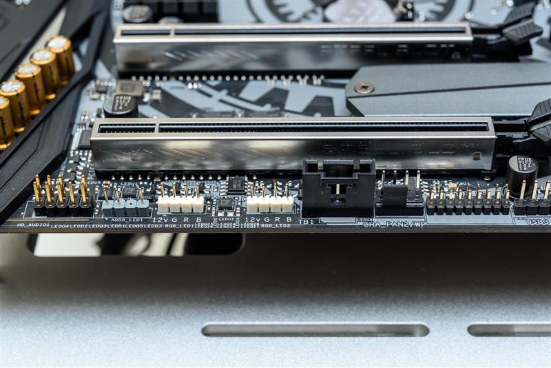 Cut the hyperthreading! Intel i7-9700K in-depth evaluation: drawing R7 is just too expensive.